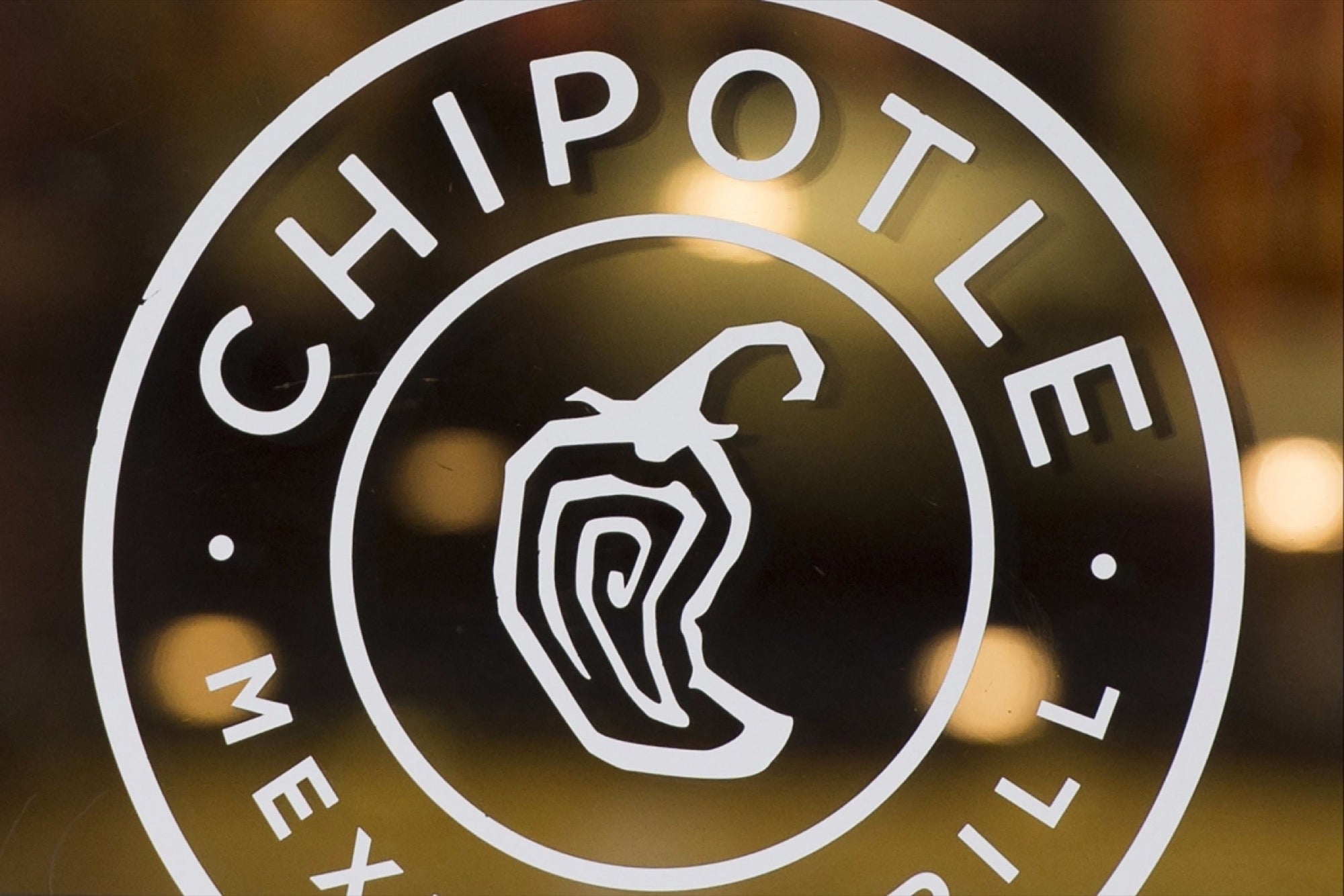 Chipotle's E. coli Outbreak Brings Company Down to Earth, image size:2000x1334