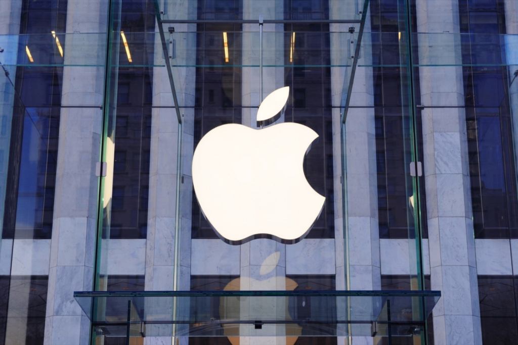 Apple Hires Porsche Racecar Engineer Apple Hires Porsche Racecar Engineer