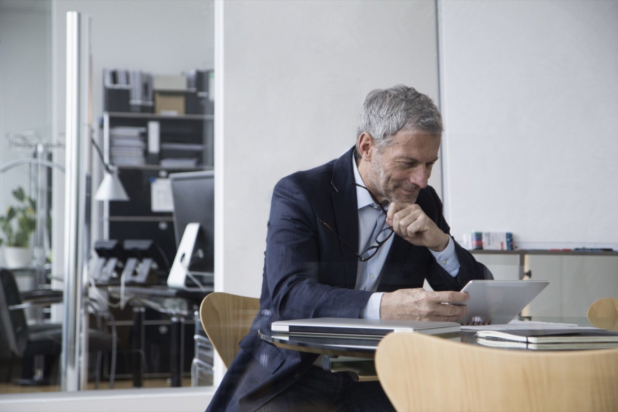How Older Entrepreneurs Can Turn Age to Their Advantage
