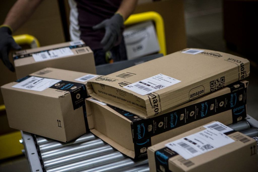 Amazon Patents Wristband to Precisely Track Its Warehouse Workers