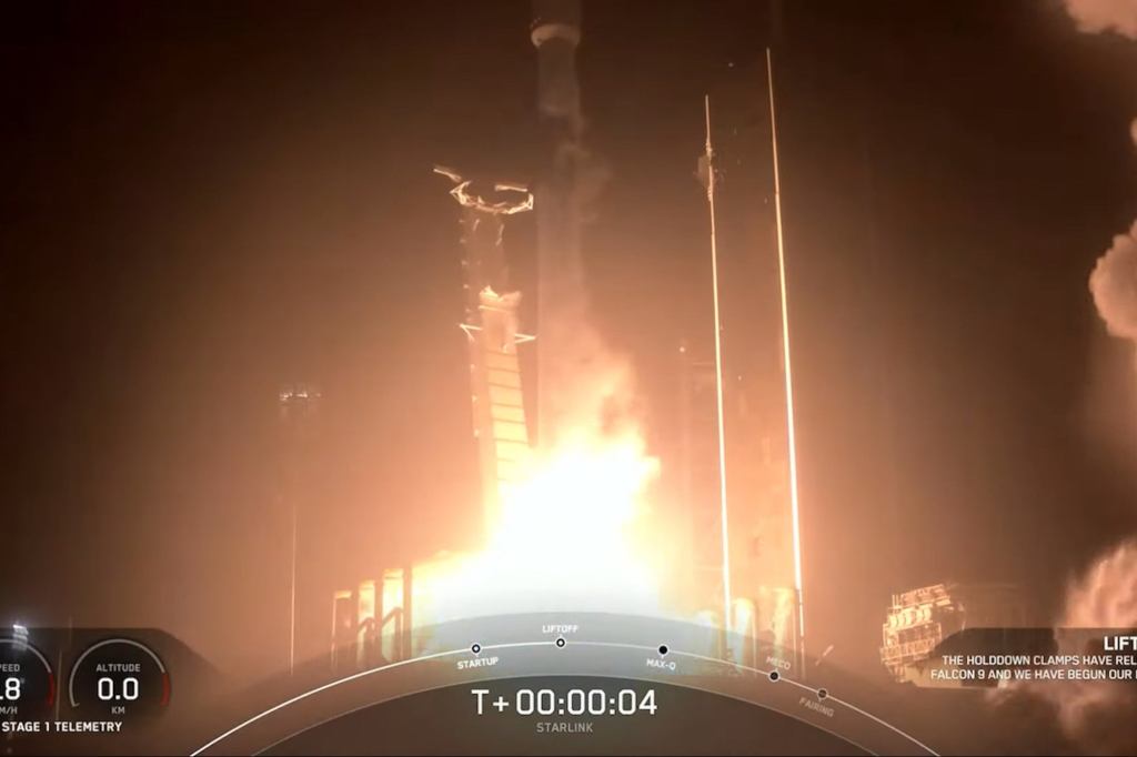 SpaceX Breaks Its Own Falcon 9 Flight Record During Starlink Launch