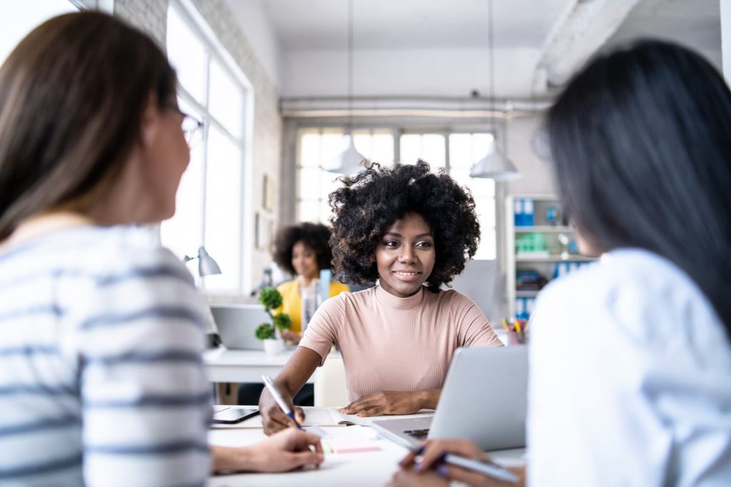 4 Strategies to Empower Women in the Workplace