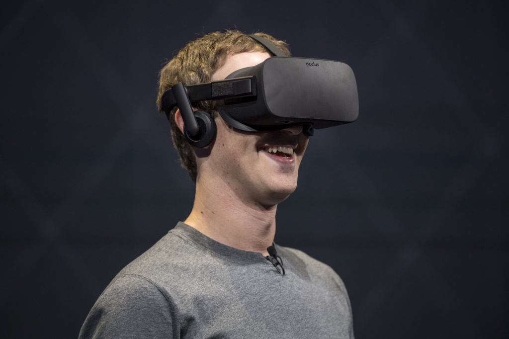 Facebook Meta CEO Mark Zuckerberg Disses Apple's New Headset