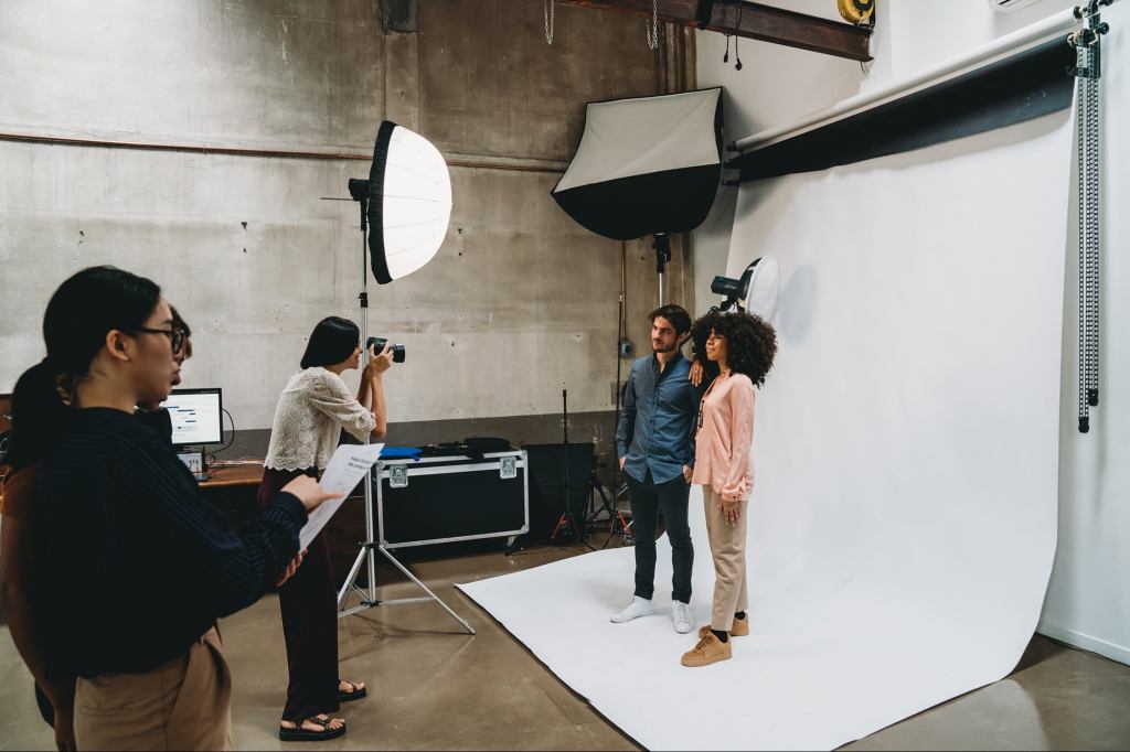 3 Reasons to Choose Real-Life Human Models Over AI for Your Next Campaign