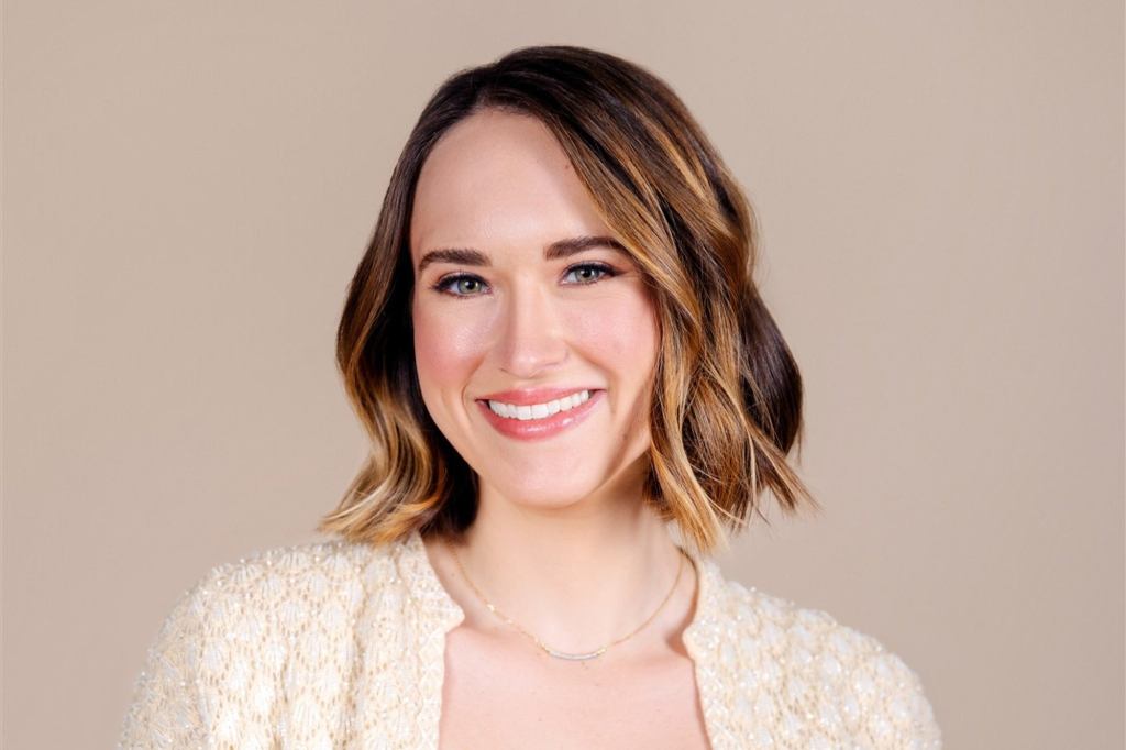 I Turned a Side Hustle Into $20,000 a Month — Working Part-Time Without a ...