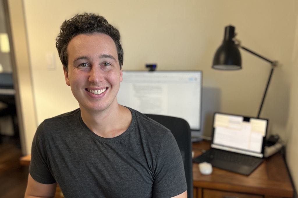 8 Creative Side Hustles From 2025 to Make You Money in 2026