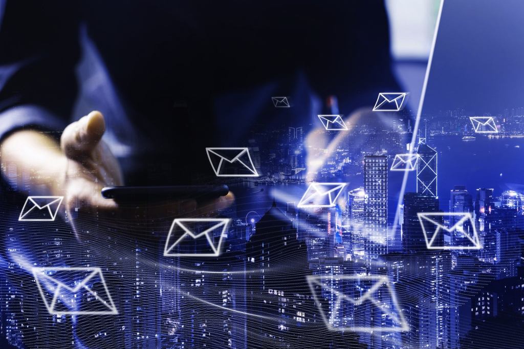 I Cold Emailed CEOs and Billionaires — Here’s How I Turned Them Into Investors and Mentors