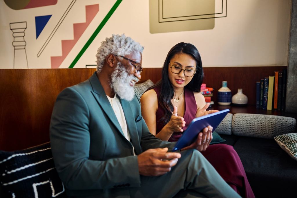 Why the Best Leaders Don’t Separate Mentorship From Execution