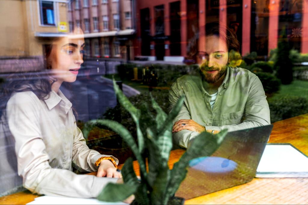 How to Build a 6-Figure Solo Agency for Free How to Build a 6-Figure Solo Agency for Free