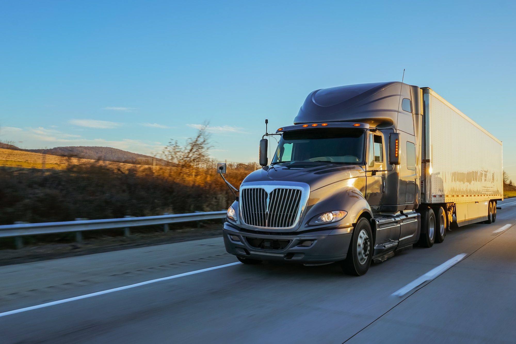 Self-Driving Semi Trucks Are Coming, and They’re About to Transform a $900 Billion Industry