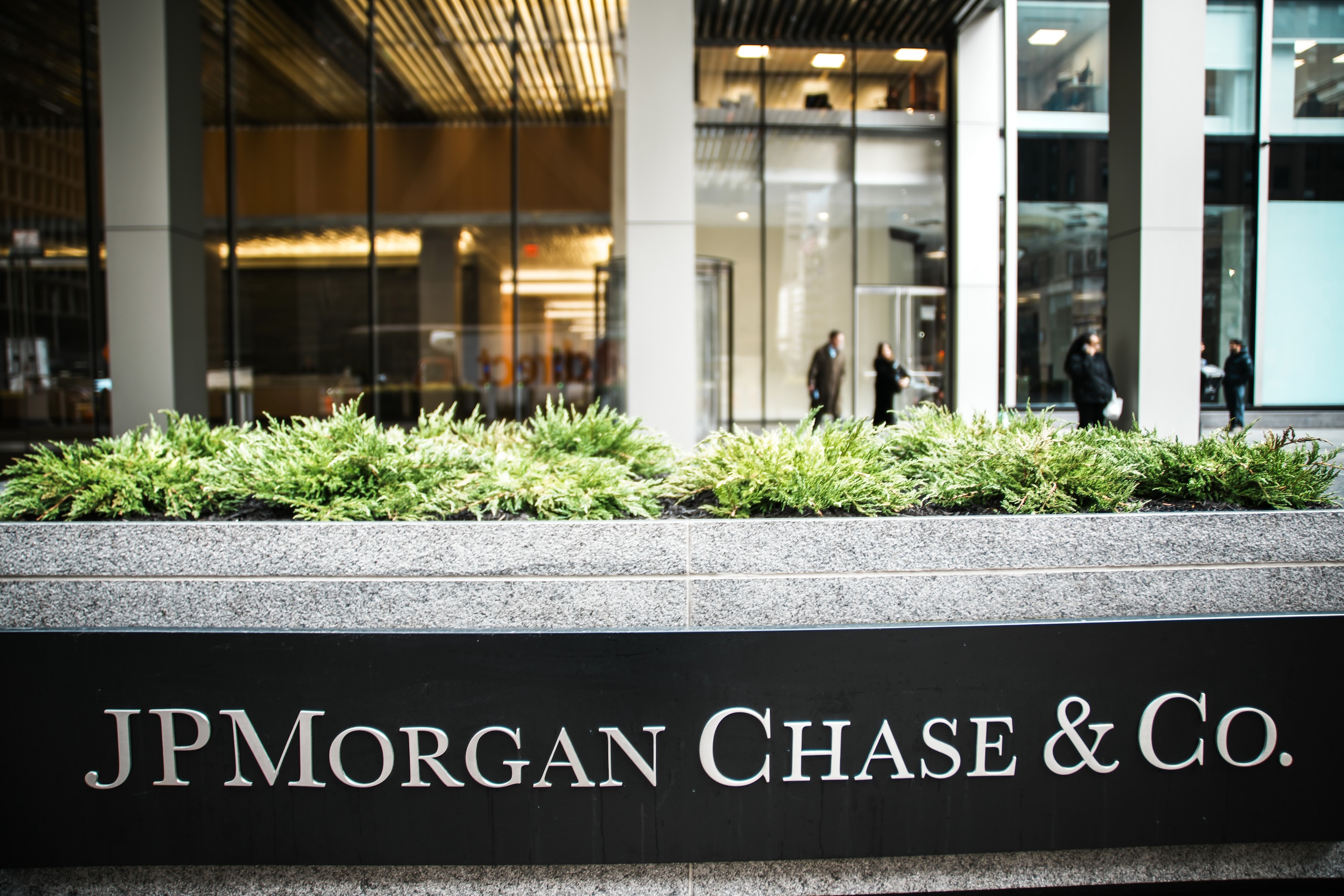 entrepreneur.com - Sherin Shibu - JPMorgan Is Monitoring Every Keystroke Junior Investment Bankers Make in the Name of 'Wellbeing