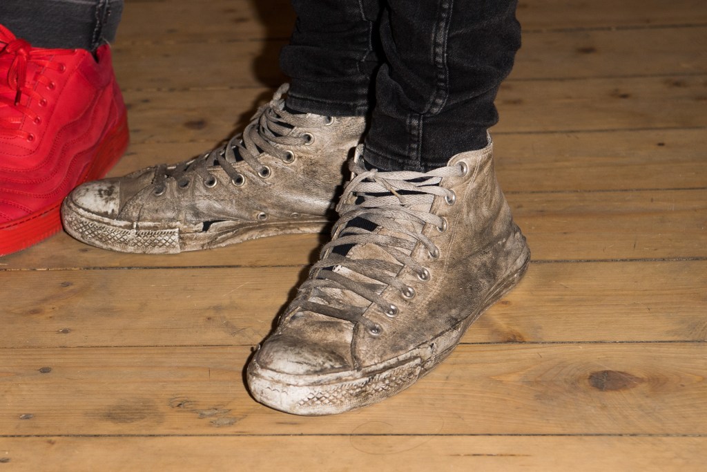 He's Invested in 100+ Startups - His Surprising Rule for Spotting 'Real Builders'? Their Shoes