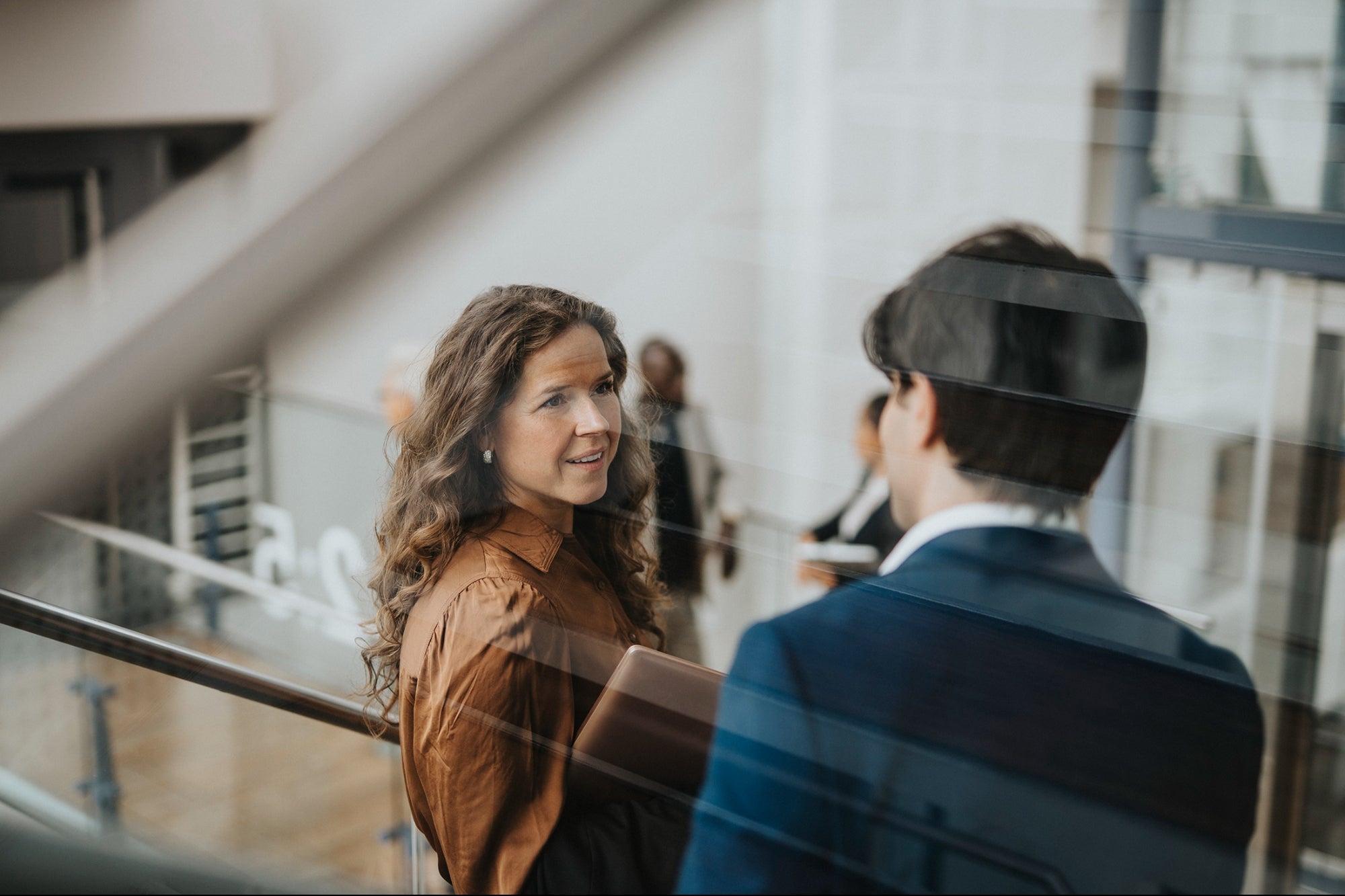 This Is the Counterintuitive Leadership Habit That Earns You Maximum Attention, Trust and Influence