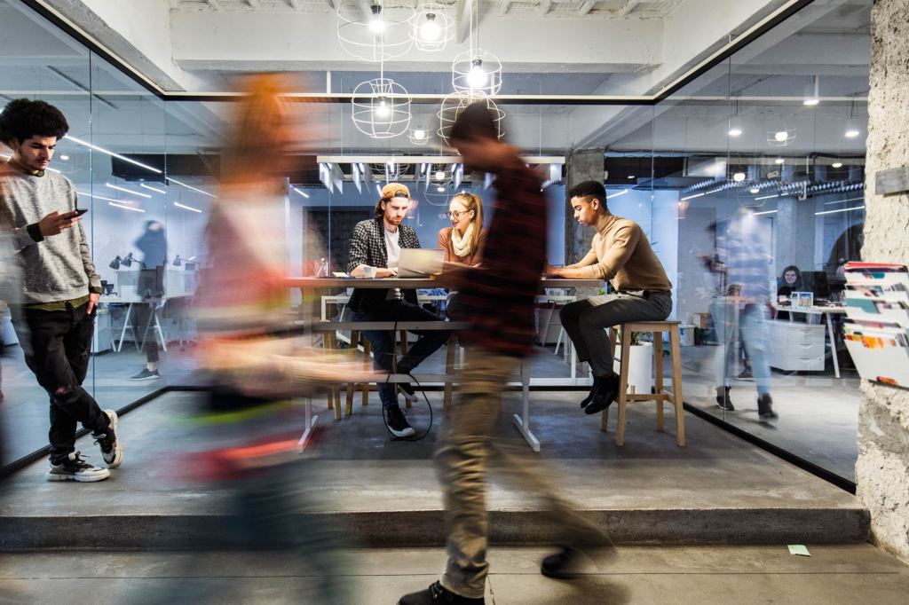 Why Speed Beats Perfection in Modern Marketing — and How Fast Teams Turn Early Launches Into Outsized Growth