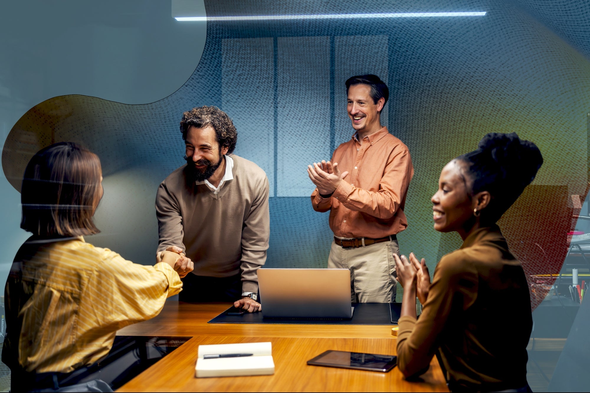 How Employee Recognition Breaks Down as Businesses Grow — and How to Fix It Before It Costs You