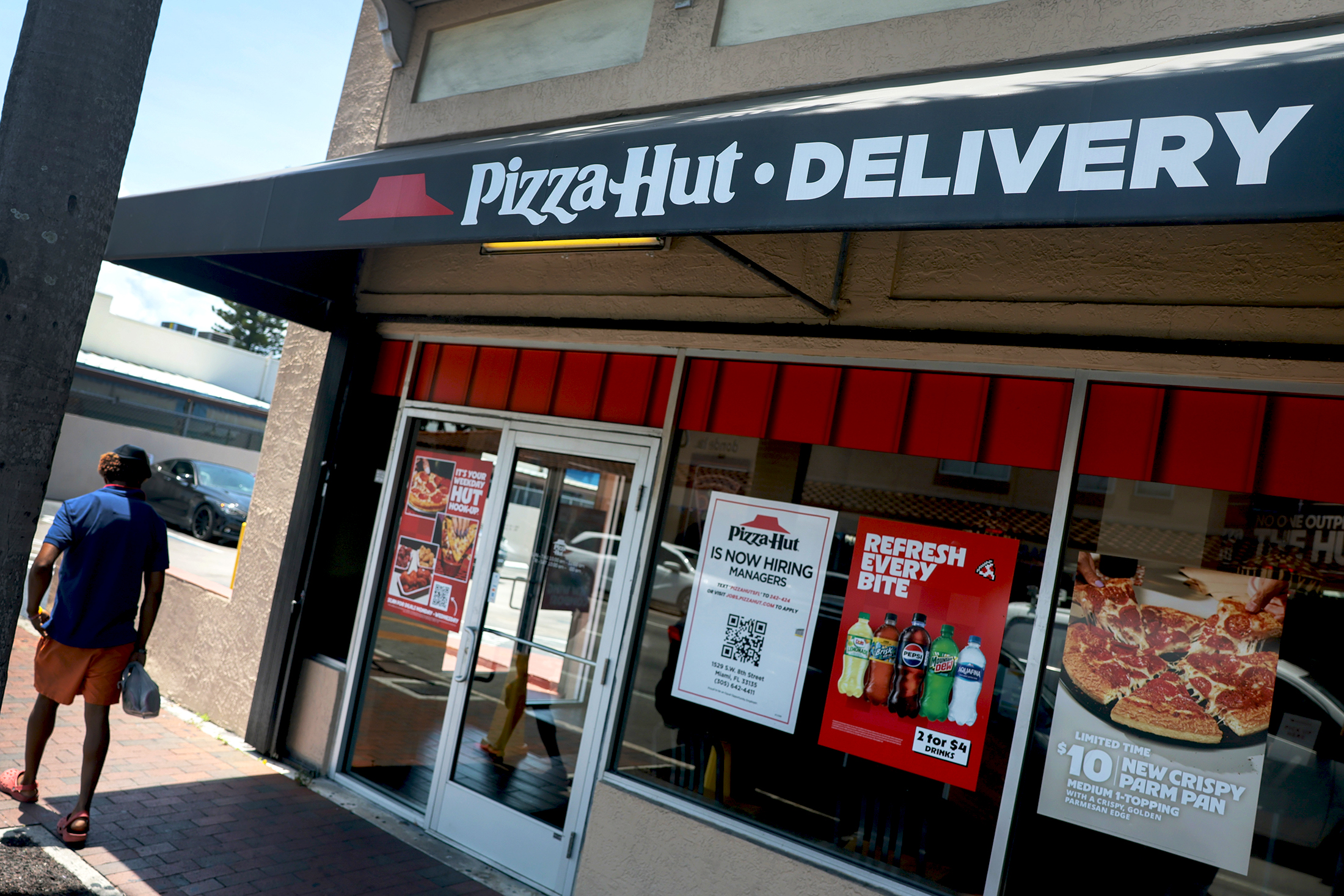 The Investor Who Turned Arby’s Into a $20 Billion Empire Just Bought Pizza Hut for $1.5 Billion