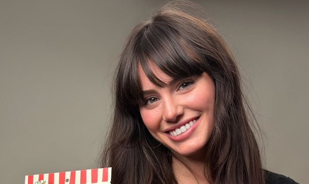 At Age 25, She’s Turning the ‘Approachable’ Business That Started in Her Apartment Into Over $200K a Year: ‘Something People Genuinely Wanted’