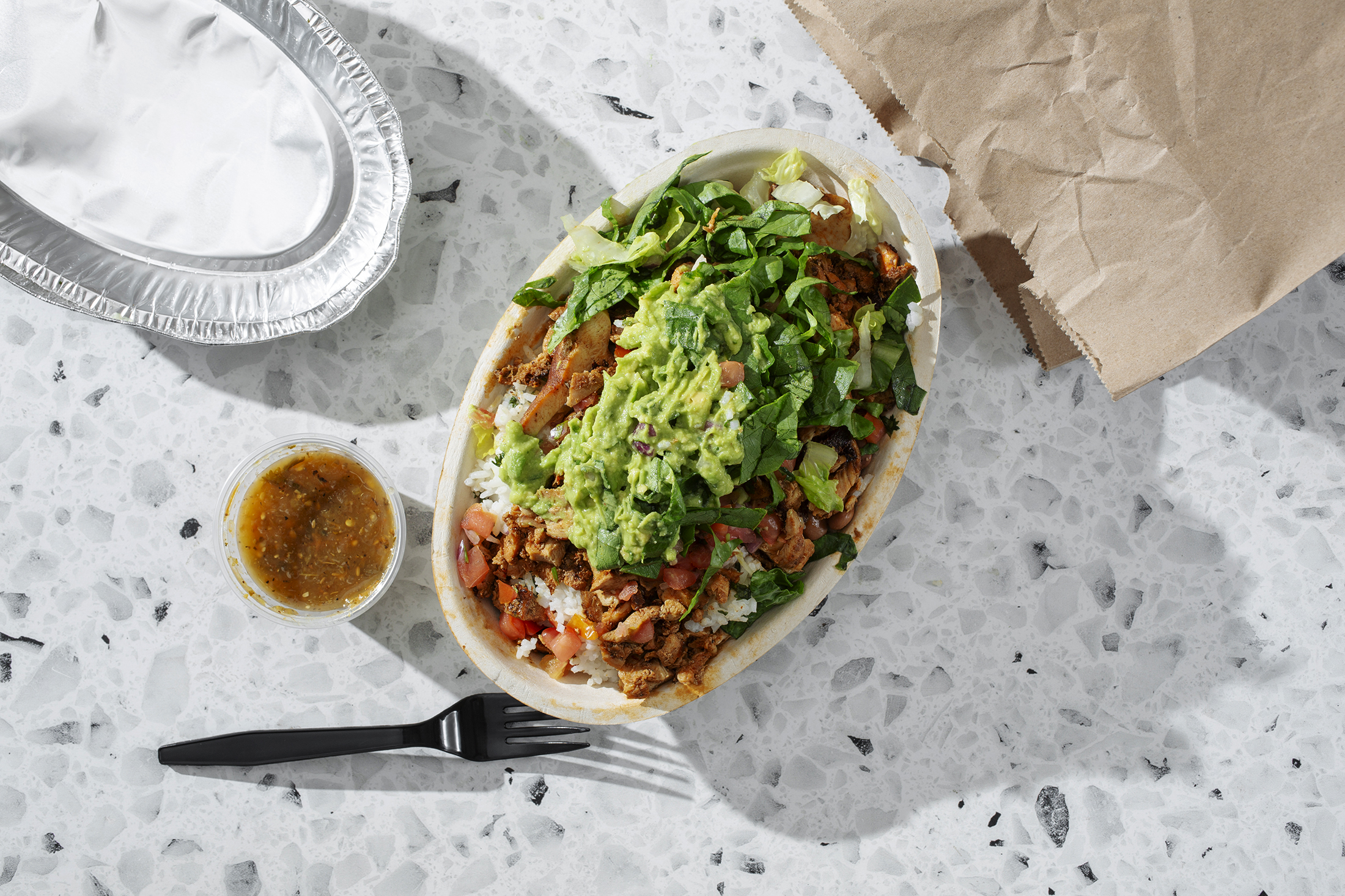 Chipotle’s Next Big Bet Is Selling Burrito Bowls in Mexico. One Rival Already Flopped There.