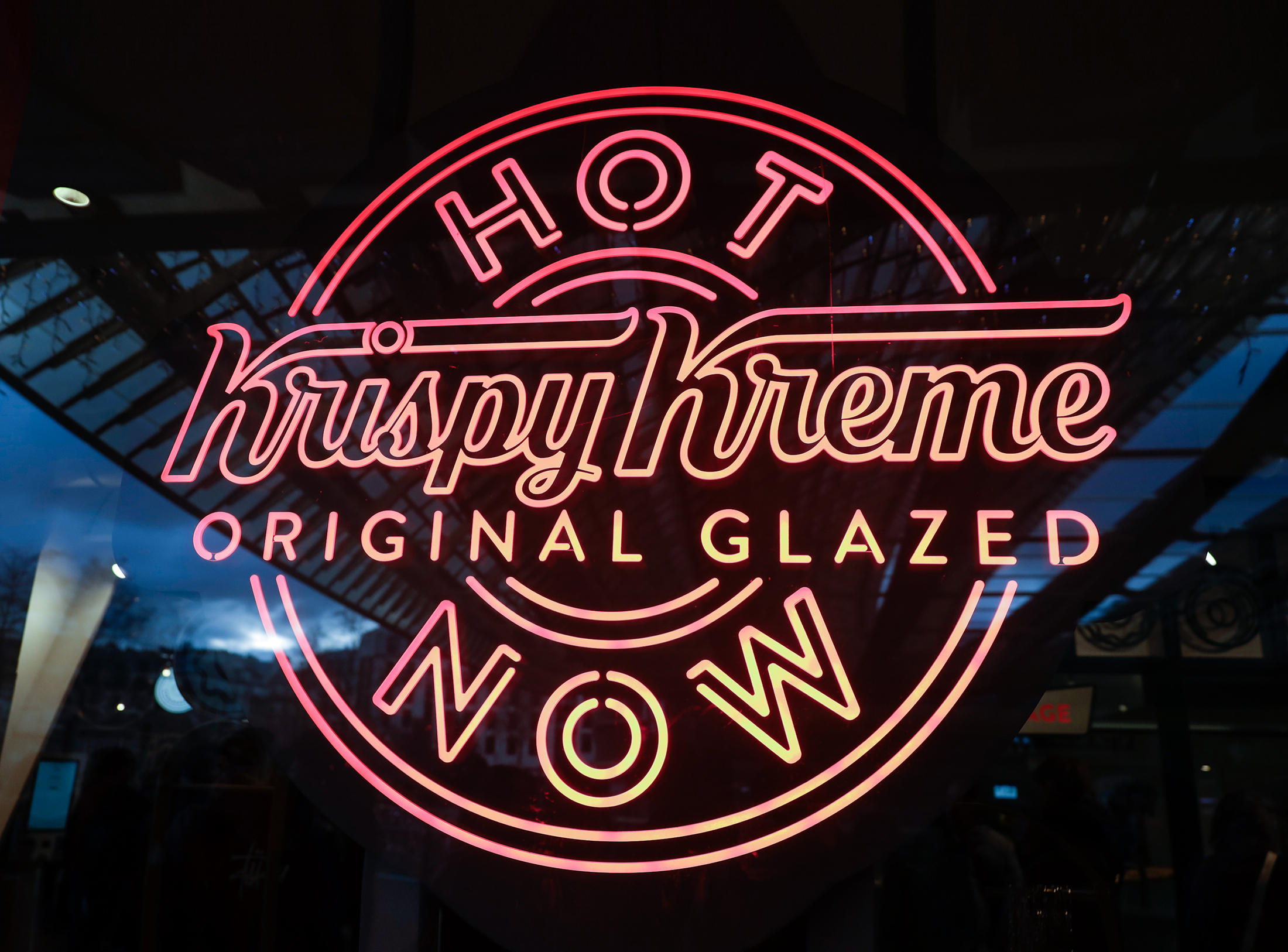 Krispy Kreme’s Doughnut-Decorating Robots Were a ‘Supermessy’ Disaster. Now It’s Hiring Humans.