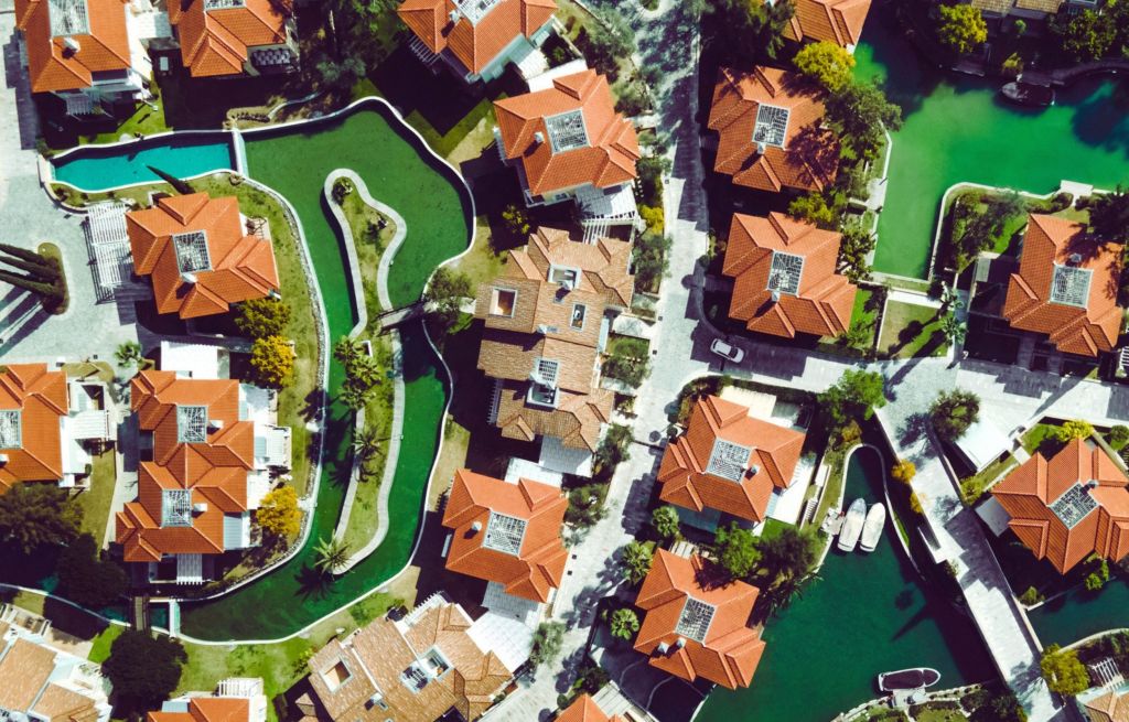 ‘Landmaxxing’ Is the New Flex for Billionaires — Here’s What It Is