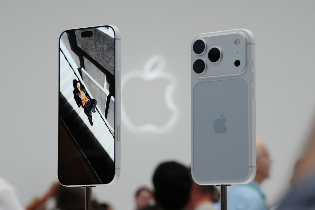 Apple iPhone 18 Pro Max, (left) and Pro (right) smartphones during a product unveiling event at Apple Park in Cupertino. Photographer: David Paul Morris/Bloomberg
